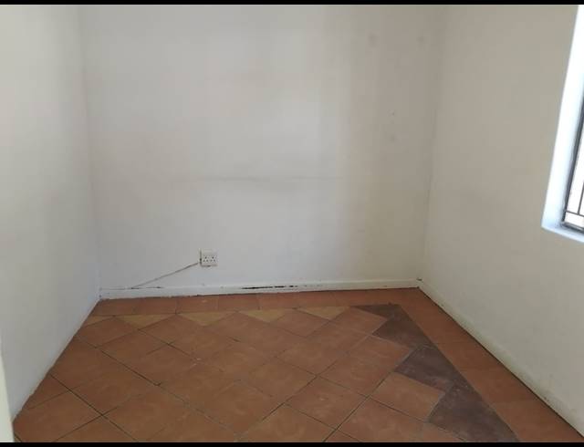 65M² OFFICE TO LET IN SONHEUWEL